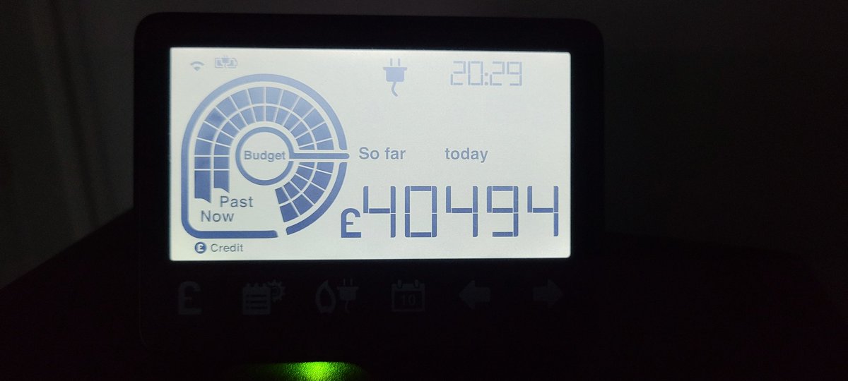 riiitch's tweet photo. Hi @ScottishPower, I think there's something wrong with our smart meter... Apparently we've used £40494 today. We haven't been smelting metal nor have we put an extension lead out for the rest of the town to plug in to. Please advise #smartmeter #energybills #inflation https://t.co/npM9be0k7D