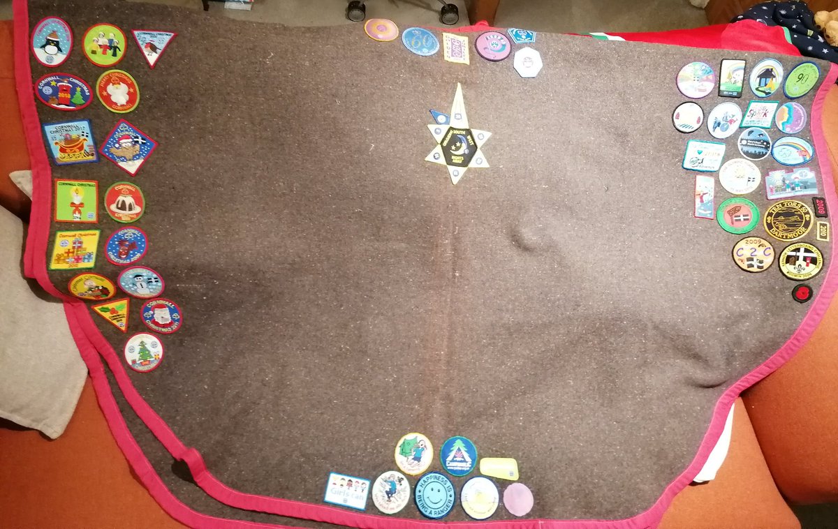 Aaaaand it's done! 🪡
I mean, I'm still missing (at least) 2 badges that I know are hiding somewhere 🧐 but the known backlog is on! #Girlguiding #CampBlanket #LabourOfLove #GuidingLife