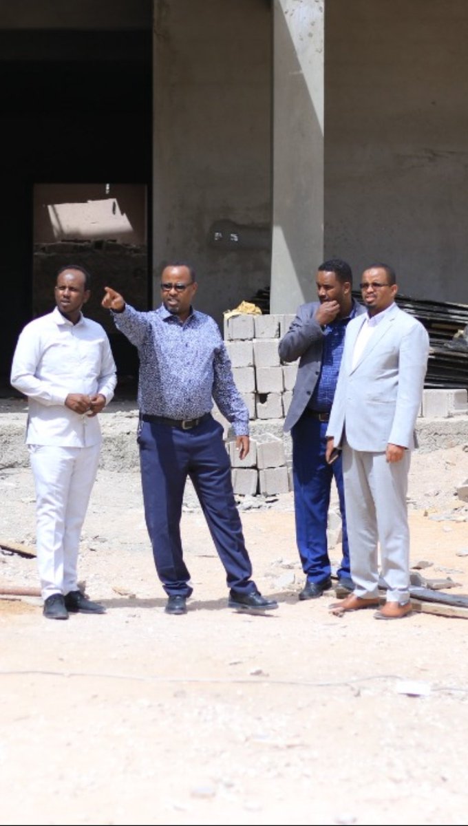 LGIsomaliland's tweet photo. The Mayors of Burco and Gabiley, @Abdirisaaq Hero and @Mohamed-Amin inspected the Local Governments Institute which is under construction in Hargeisa and is nearing completion, the Director of the Institute gave a brief report on the progress of the work . https://t.co/IN4J5LcGRE