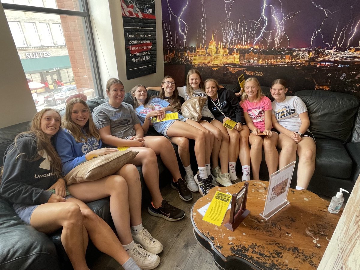 ReeganHayward's tweet photo. Thank you travel basketball for the greatest 6 years of my life. The relationships I’ve made through this sport have changed my life. Thank you @team419basket for giving me amazing opportunities and friends, I cannot thank you enough! #TogetherTeam https://t.co/eDUVu01N6S