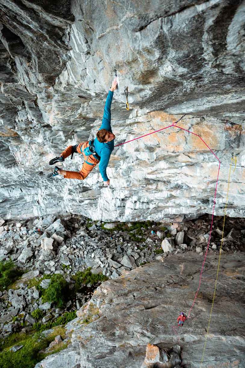 Thor’s Hammer 2 – 9a+ à Flatanger  par Seb Bouin 1ere répétition de la dernière longueur  de Thors Hammer , après la FA de <a href="/AdamOndraCZ/">Adam Ondra</a>  eb-escalade.com/thors-hammer-s… 
#teameb #posetespieds #ebescalade