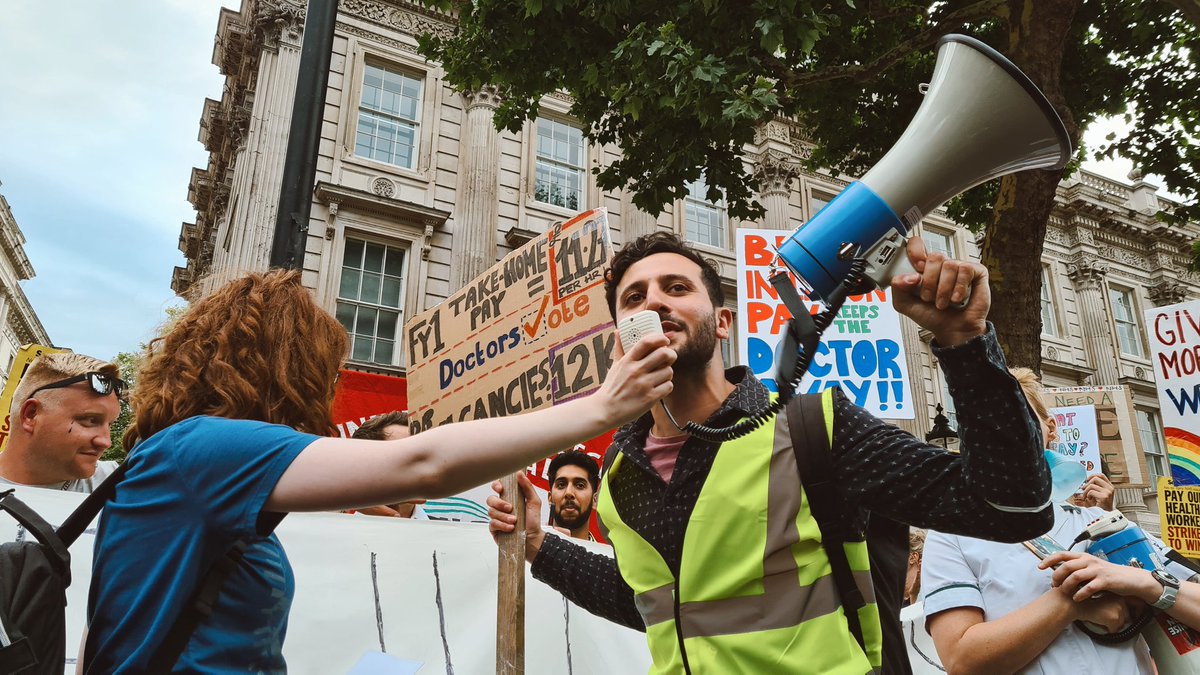 emahase_'s tweet photo. As the #payrestoration protest wraps up, @ERunswickBMA calls for doctors to "go home &amp; do the work."

"You have to organise your colleagues, you have to get us ready for strike action, you have to get us ready to win."

@bmj_latest @BMA_JuniorDocs @TheBMA @Doctors_Vote https://t.co/vQ6tJbGO9g