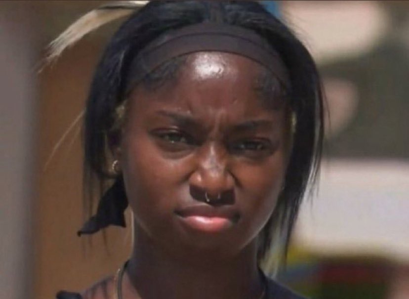 lalakitty305's tweet photo. why cant luca and gemma be happy for anyone ??? weird. #LoveIsland https://t.co/fWEaR0OHLV