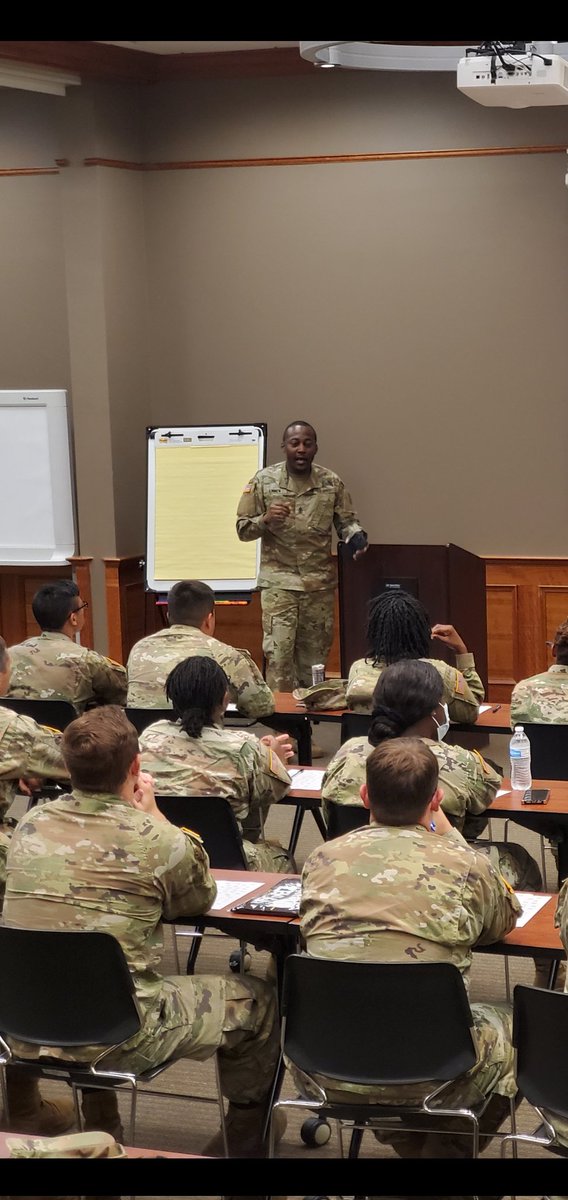 1SGLinnen's tweet photo. Sharing real life experiences with my soldiers to help them understand why leadership at all levels is really the key to everyone's success!! #1SGLinnen #LeadWithInfluence https://t.co/839bhQc5dV