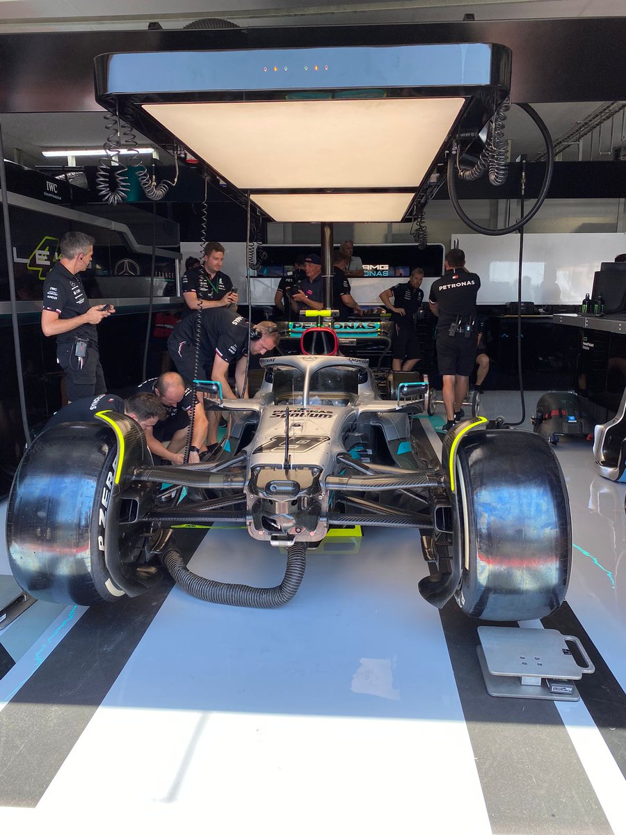 MercedesFRteam's tweet image. Quelques photos et vidéos de mon après-midi chez @MercedesAMGF1 🤩🔥

➡️Des souvenirs pour la vie

#F1 #FrenchGP