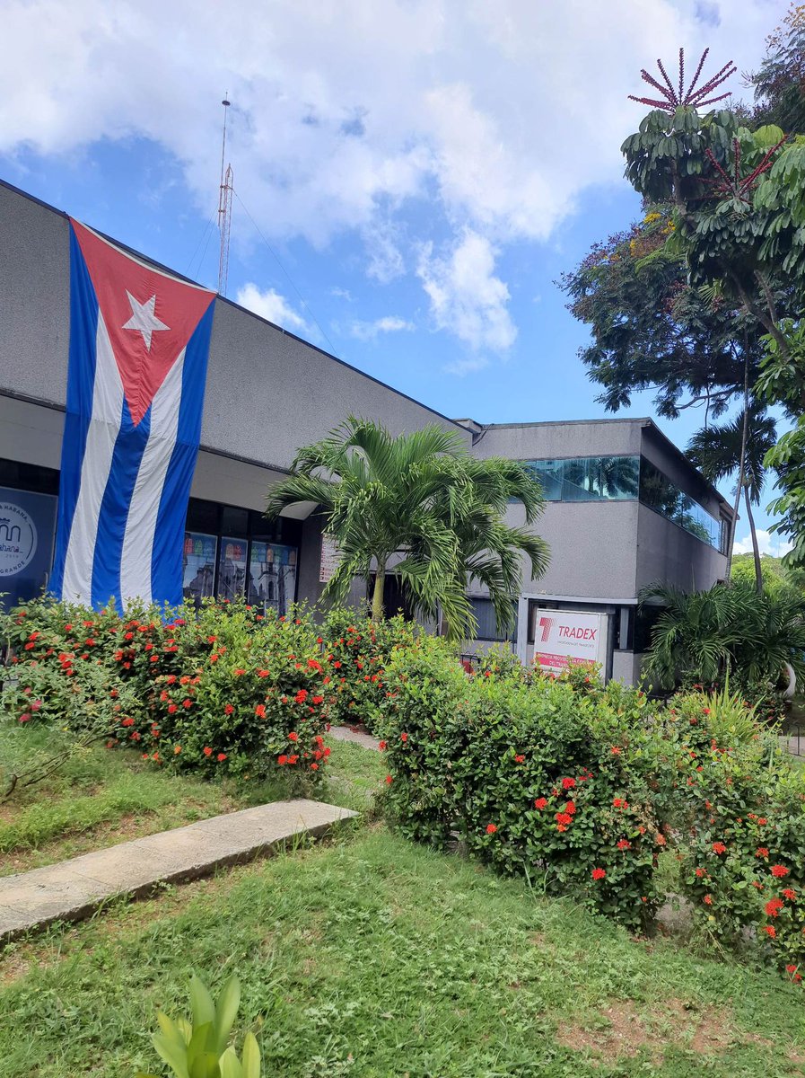 TradexUFC's tweet photo. Que si se puede estar mas bella?, solo mira!!! #Tradex #TradexEn26 #26DeJulio #26DeVictorias #CubaPorLaPaz  #Cuba #CubaEn26 #CubaViveEnSuHistoria #CubaViveYTrabaja #FerrocarrilesDeCuba https://t.co/RtQbvXFu8S