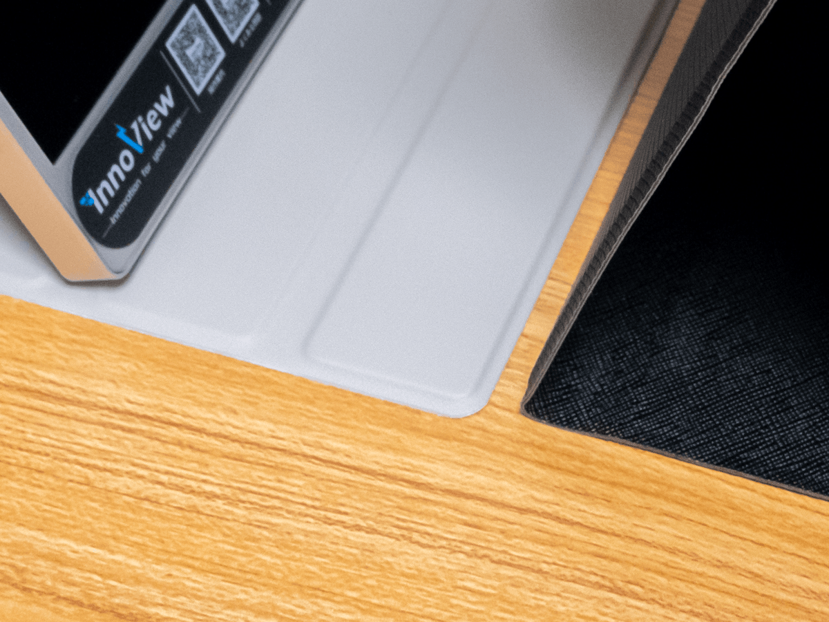GaApps's tweet photo. InnoView、15.6インチモバイルモニター「PM406(第2世代)」を発売。シルバー、ノングレアIPS液晶、スタンドカバー改善、VESAマウント穴搭載 https://t.co/aYZ5eWimTg #InnoView #モバイルモニター #ディスプレイ #動画 #PM406 https://t.co/34077zTgFN