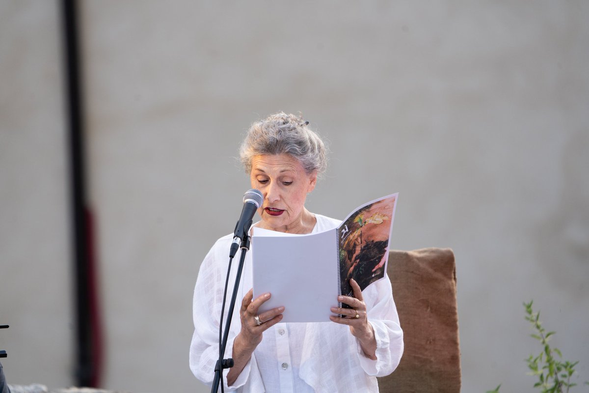 🌿 Emocionats amb l'acte a favor de la memòria i contra la desmemòria dels deportats de les Valls d’Àneu als camps de concentració nazi. Gràcies Josep Calvet, Carme Sansa, Eduard Muntada, Quico Pi de la Serra i Joan Pau Cumellas per la paraula i la música d'aquest vespre a Espot.