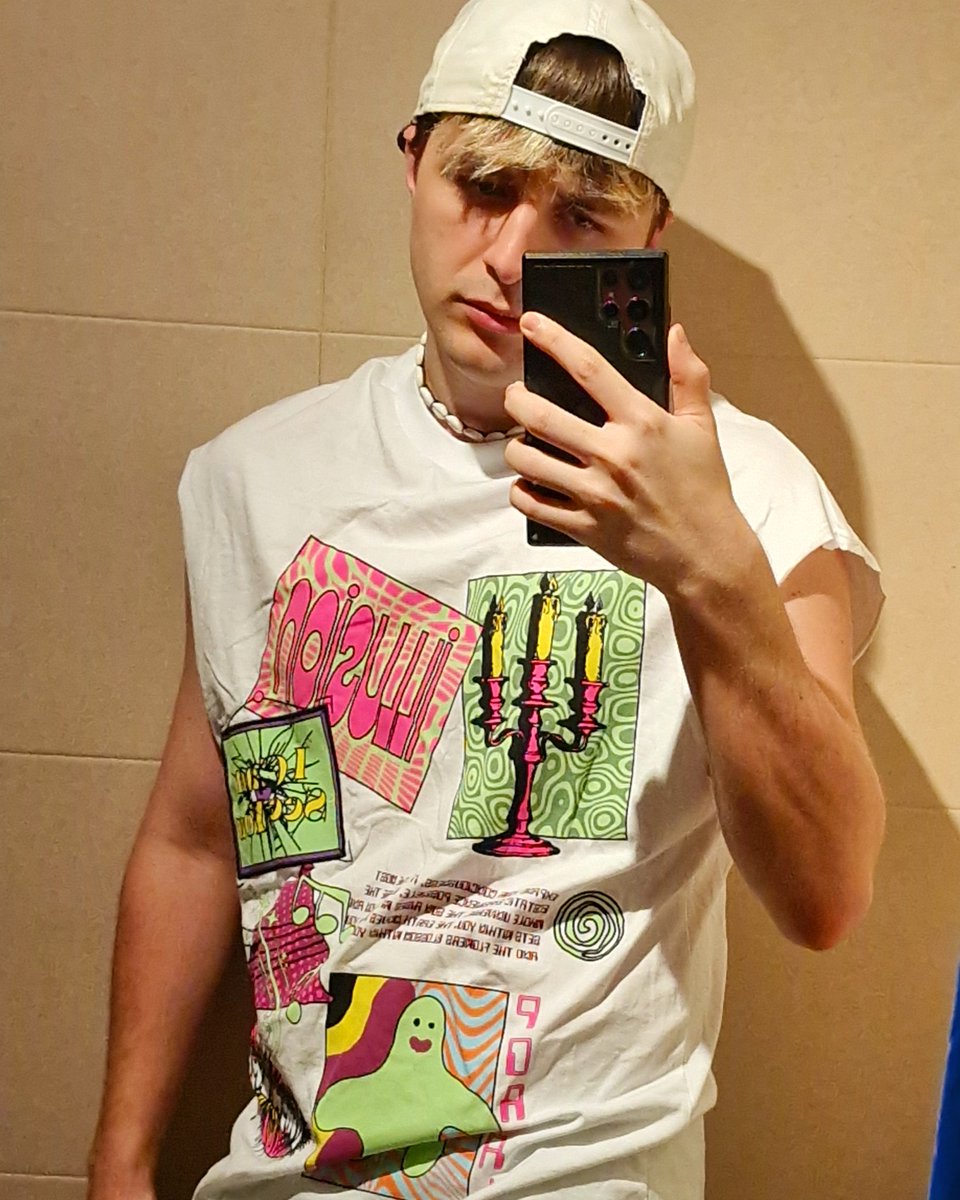 DalasReview's tweet photo. RT 🔁 si quieres chuparme los dedos ah 😳😳😳😳 o que te apriete con ellos uwu https://t.co/PlzKmMlBjJ