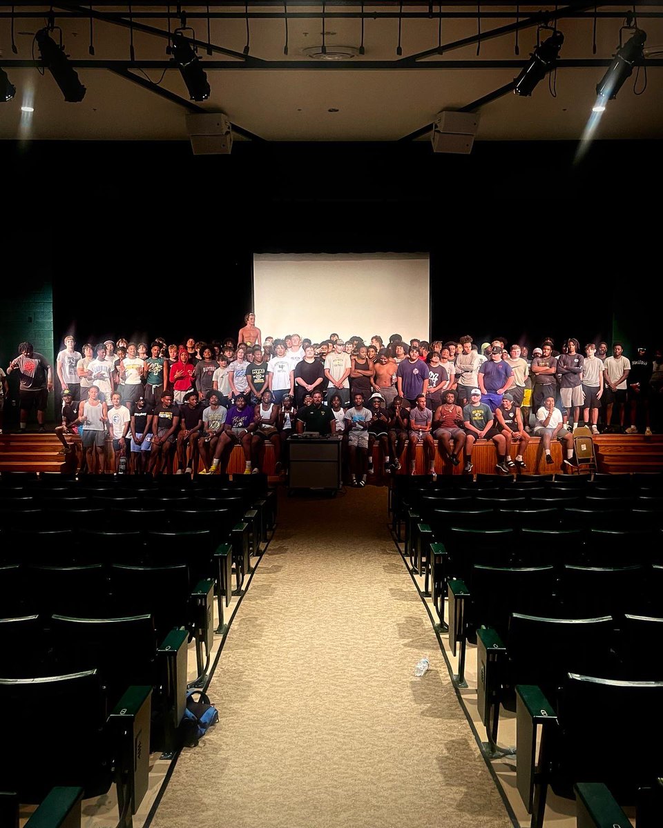 Day 1️⃣ of Camp is in the 📚 Titans🔰got better today💪 Thanks to <a href="/BiltonCoach/">Coach Bilton</a> for speaking to the Guys after lunch

#WFBLEEDGREEN | #ProtectTheVillage