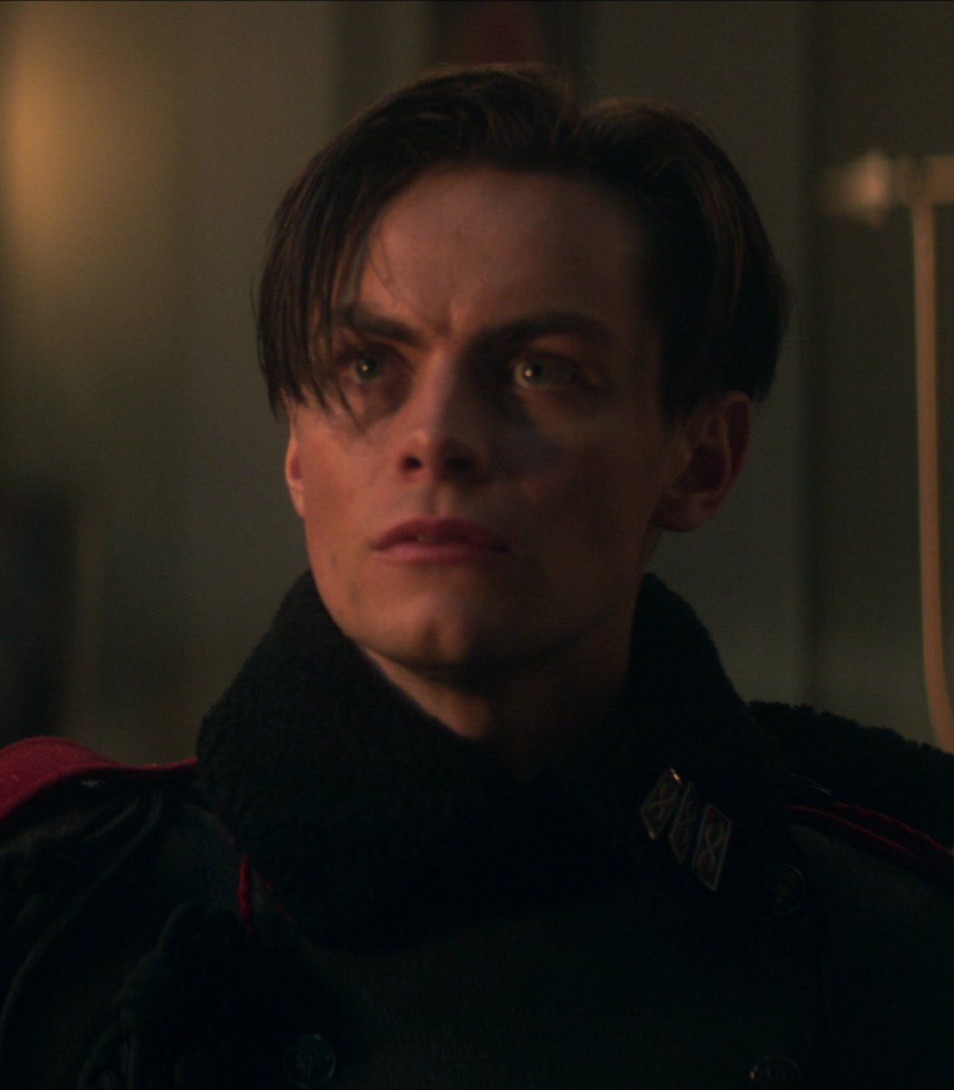 NetflixGeeked's tweet photo. what is your favorite moment from SHADOW AND BONE and why is it the kanej church scene https://t.co/uvrHEGb2pd
