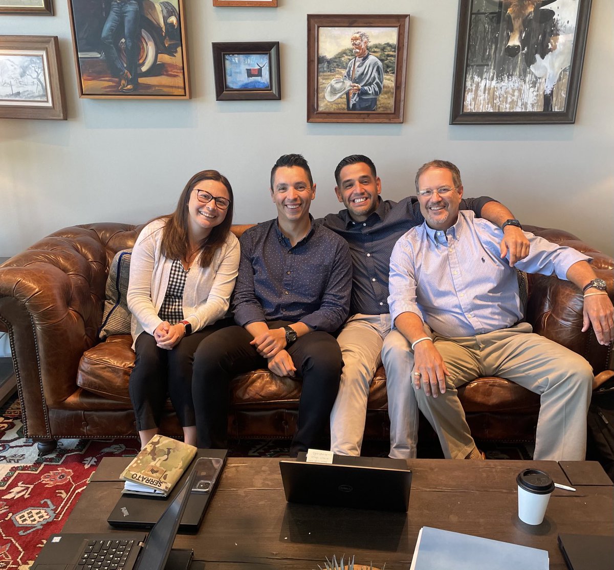We all fit on here!!! ⁦<a href="/LosCuatesMS/">Los Cuates Middle School</a>⁩ Admin!!! #makinganimpact
