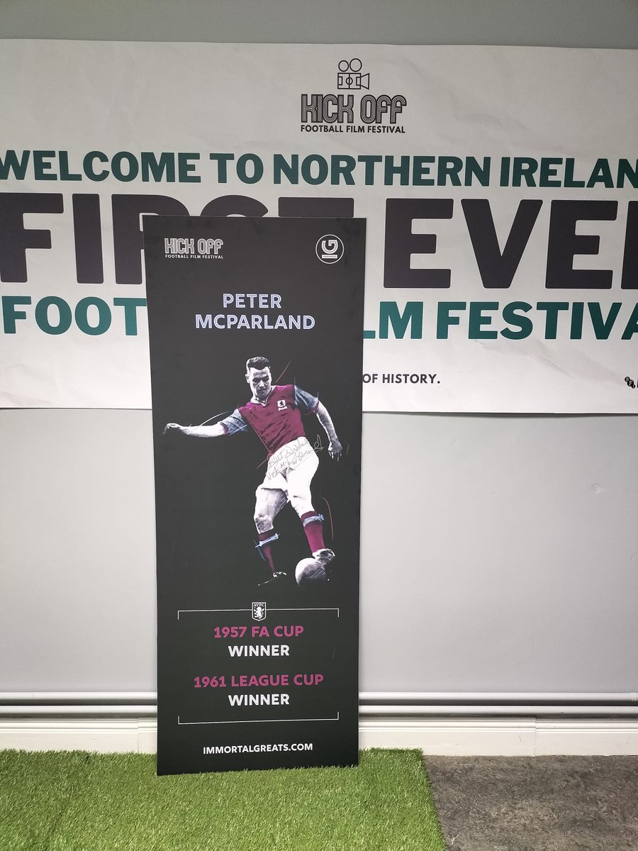 KickOffFilmFest's tweet photo. We're auctioning this specially designed artwork of Peter McParland signed by the great man himself in aid of @hospiceSAHS 

Bids can be made via DM to the page. 

Auction closes at 5pm Friday

Let's try and raise as much as we can for an amazing charity. 💙 https://t.co/svxl4Msav5
