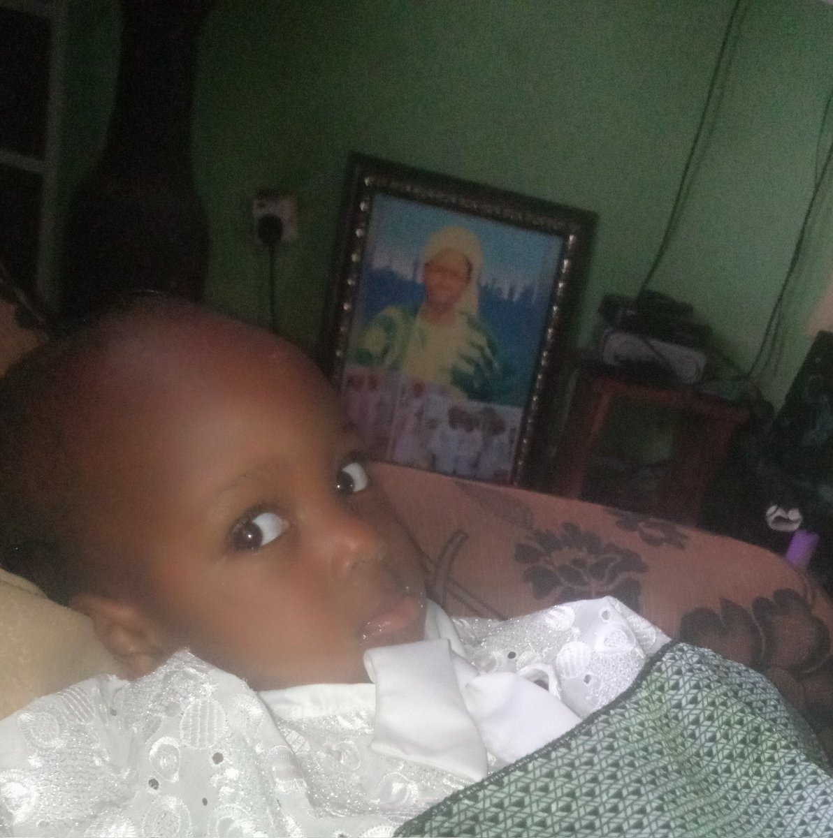 Lildertyboy's tweet photo. @Fascoleee @instablog9ja You don dey here werey!!!😂😂😂 https://t.co/setIq2C4Jq