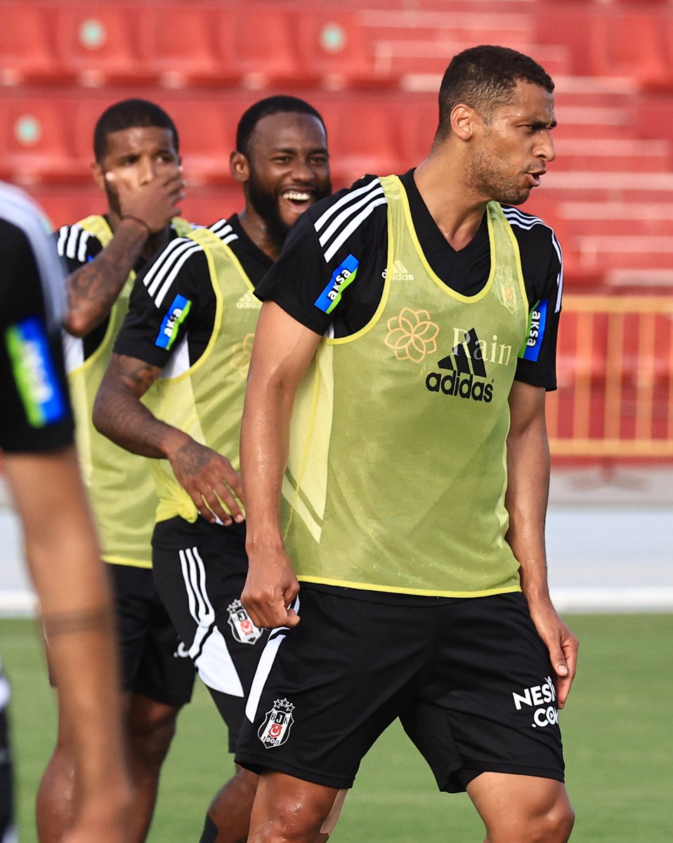 İspanya kampında günün antrenmanını tamamladık. 🦅

#BJK