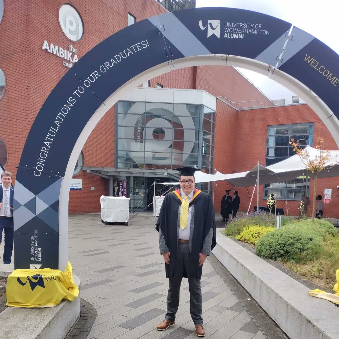dylanjw162's tweet photo. Graduation Day!

#wlvgrad #wlvuni #physics https://t.co/4ePdToc3nj