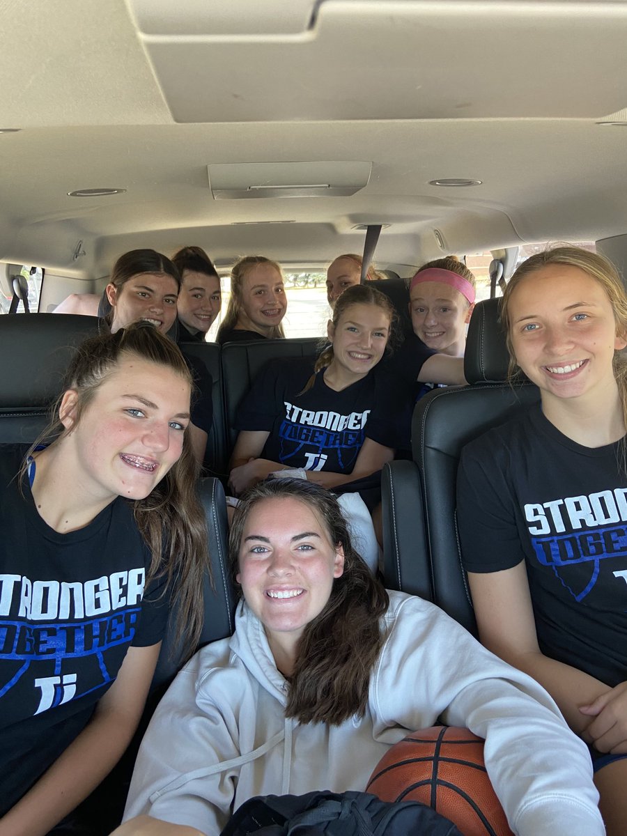 ⁦<a href="/Team_Iowa/">Team Iowa Basketball</a>⁩ 15u Blue Star killed it playing the last 6 days in a row! They are truly #strongertogether
💪🏻💪🏻💪🏻⁦⁦
And that’s a wrap on the 2022 season!!
<a href="/fresehuber/">Stacy</a>⁩ ⁦