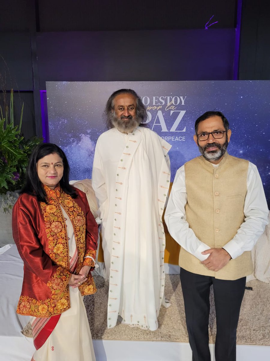 Indiainchile's tweet photo. Visit of @SriSri Ravi Shankar to #Chile from 22 to 25 July.  Held  #IStandforPeace Conference and Unveiling Infinity Sessions in #Santiago by @ArtofLiving. Also met and interacted with #Indian community and Ambassador @Subroto_B. 

#Indianspirituality 
#meditation 
#AmritMahotsav https://t.co/KuBji3BswT