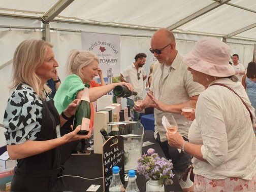 VineyardsOfHampshire (@hampshirevines) on Twitter photo Fizz Fest! A great day, the sun was shining, a fantastic atmosphere and incredible wines courtesy of our nine members. Thank you to all our supporters, sponsors and stall holders <a href="/BlackChalkWine/">Black Chalk</a> for hosting and to <a href="/knackeredmutha/">Helen McGinn</a> for opening the festival Fizz Fest! A great day, the sun was shining, a fantastic atmosphere and incredible wines courtesy of our nine members. Thank you to all our supporters, sponsors and stall holders <a href="/BlackChalkWine/">Black Chalk</a> for hosting and to <a href="/knackeredmutha/">Helen McGinn</a> for opening the festival
