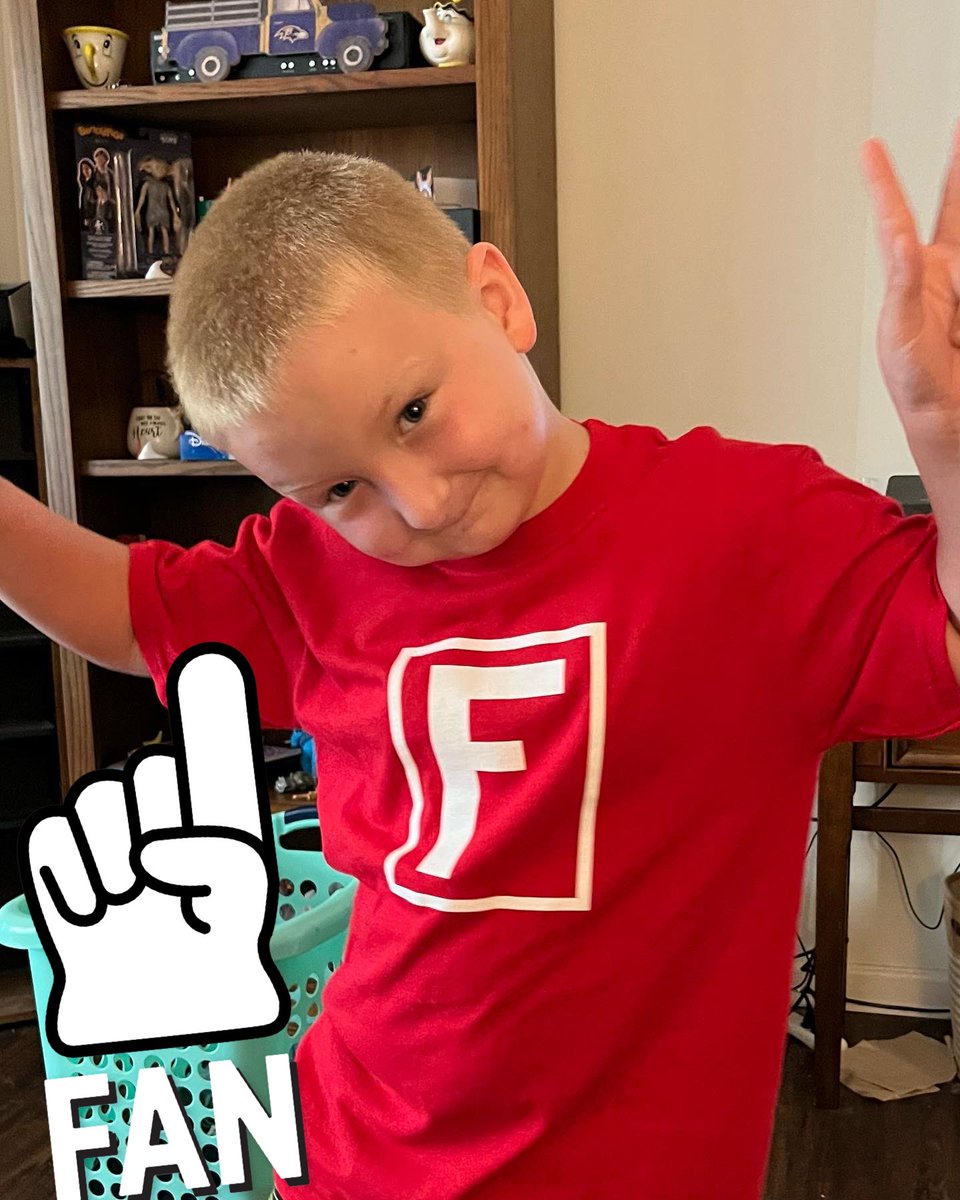 DianaWh13366857's tweet image. Dylan and Blake  Reppin the #funkanometry  Merch