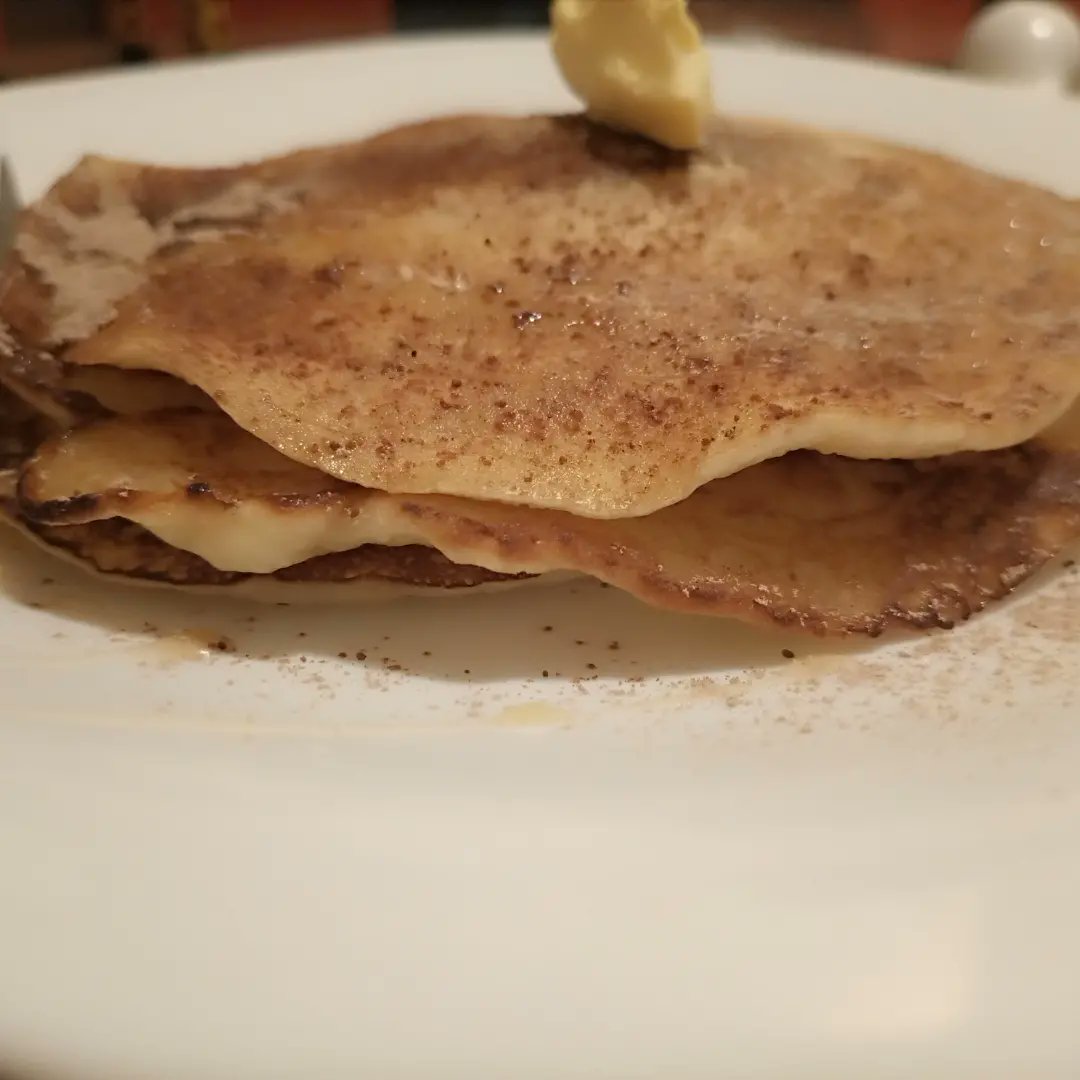 chefanguba2's tweet photo. Giraffe side view pancakes on Mable syrup #cheflife https://t.co/HK1XDxleQW