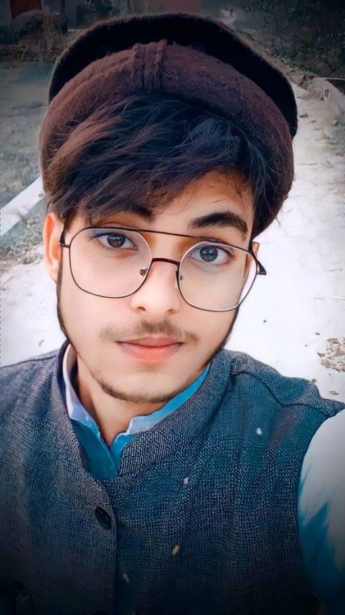 faizan_aijaz786's tweet photo. اپنی تصویر کو آنکھوں سے لگاتا کیا ہے
اک نظر میری طرف دیکھ تیرا جاتا کیا ہے
میں تیرا کچھ بھی نہیں ہوں مگر اتنا تو بتا
دیکھ کر مجھے تیرے ذہن میں آتا کیاہے ۔
#memory_2019
#vibesmood
@faizan_aijaz786 https://t.co/TXyp8AKuhZ