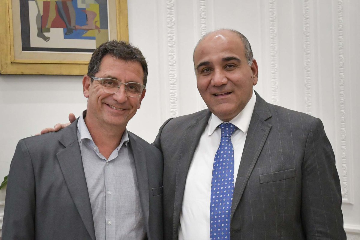 gabiyedlin's tweet photo. Para mis tareas al frente de la Unidad Ejecutora #NorteGrande es siempre prolífica una charla con mi amigo y conductor @JuanManzurOK.
Una mirada federal sobre las necesidades de los sectores más vulnerables es fundamental en el análisis político.

#PrimeroLaGente https://t.co/5OoUKZc99A