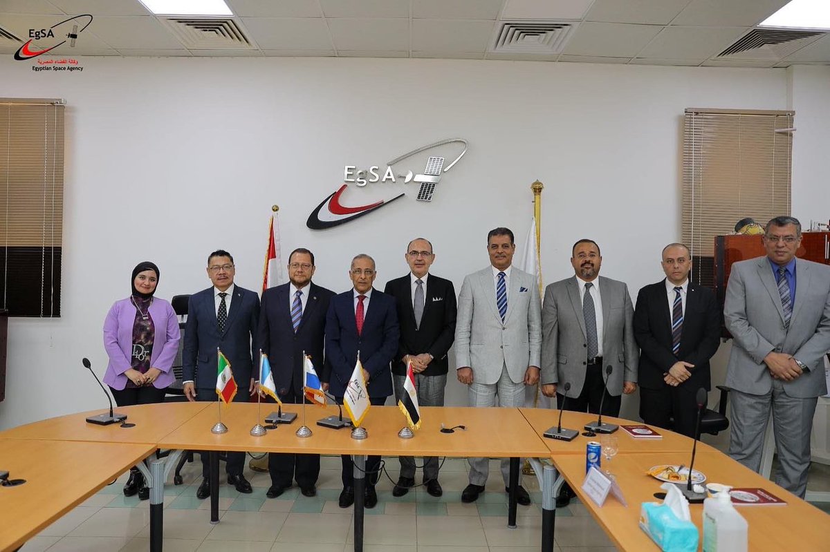 وفد رفيع المستوى من سفراء دول المكسيك وبنما و غواتيمالا في ضيافة وكالة الفضاء المصرية
لقراءة الخبر كامل 

facebook.com/10005956303098…

#space #EGSA