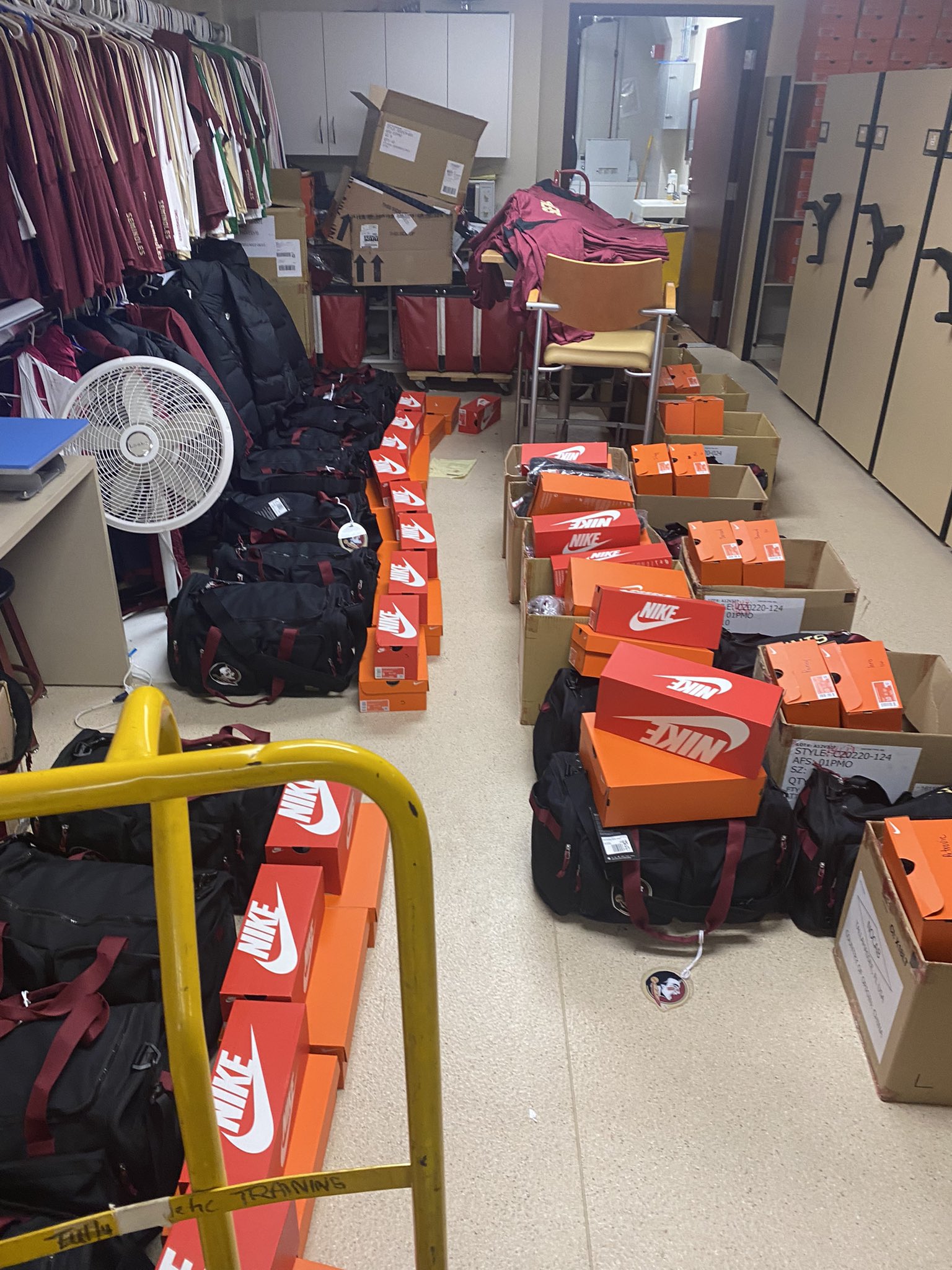 Nike outlet deals black friday 2018