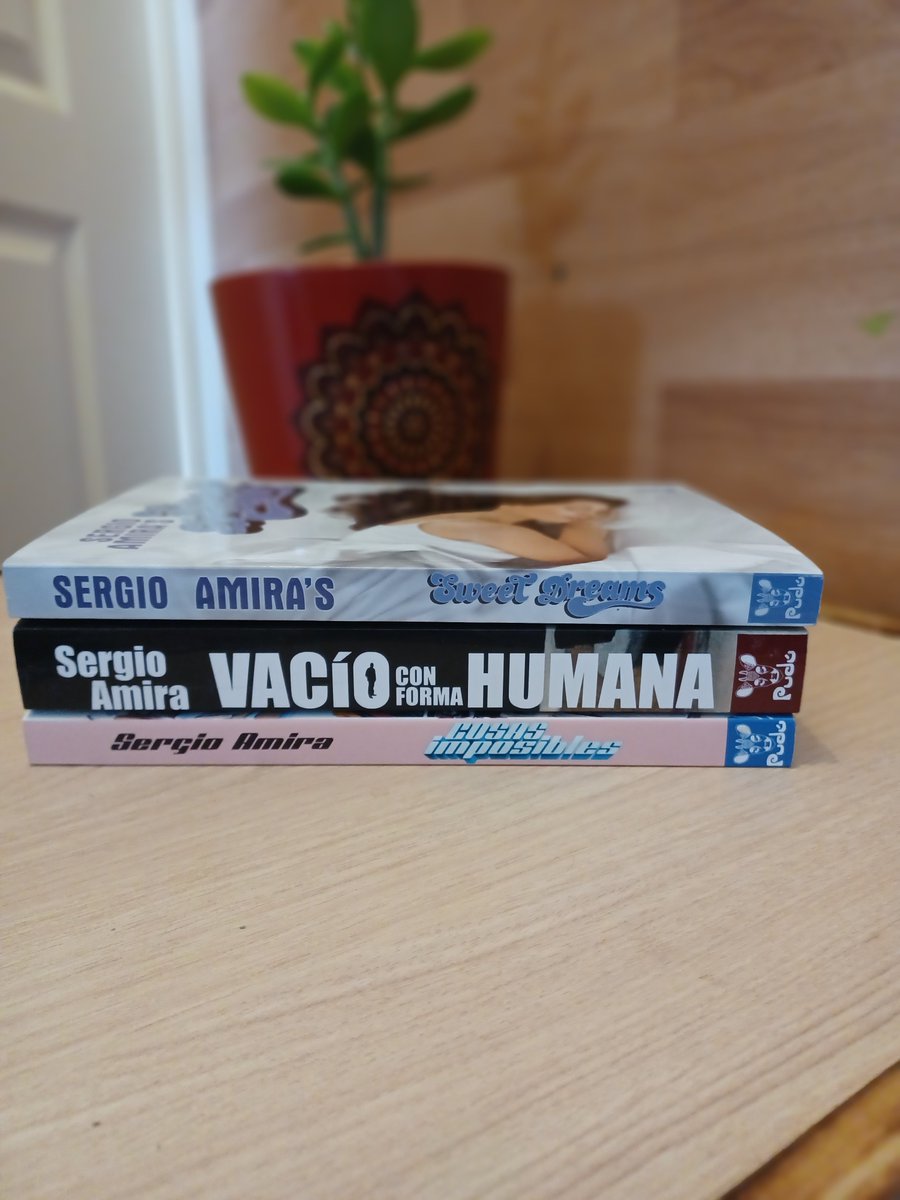 EditorialPudu's tweet photo. La trilogía del olvido de Sergio Amira, una dosis de #drama, #Terror psicológico y #aventura reflejada en cada ejemplar. 3 #libros que te atraparán hasta el final. #LibrosRecomendados #LecturaRecomendada #triller https://t.co/cWEknR2ukL