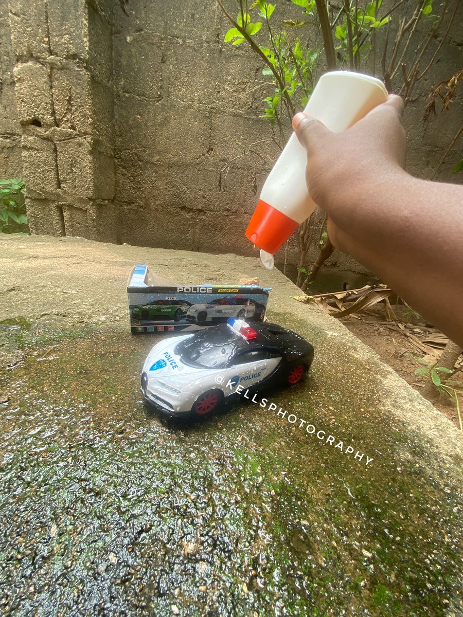 Kellsphotograp2's tweet photo. The set up.    And.    The Result..

I EDITED THESE TOY PICS USING MY PHONE.
For someone who loves Photography so much,I felt not having a digital camera shouldn't be a barrier as to doing that which I love.. please support me by liking and Retweeting 🙏🙏
 #trenches
 #BBNajia https://t.co/ukmkUDSfv1