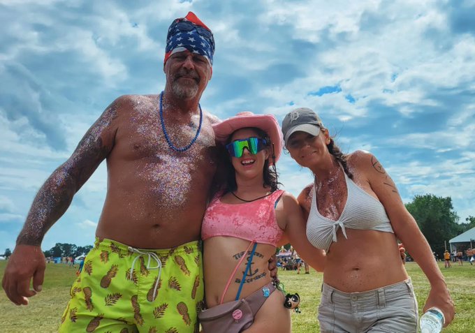 Did Glitter Tits all weekend at Faster Horses. That's it y'all, I've made it 😂💖✨️ https://t.co/2Bg4G<a href="/tag/protests2020"class="tags"><span>#protests2020</span></a><a href="/tag/grandrapidsprotest"class="tags"><span>#grandrapidsprotest</span></a>