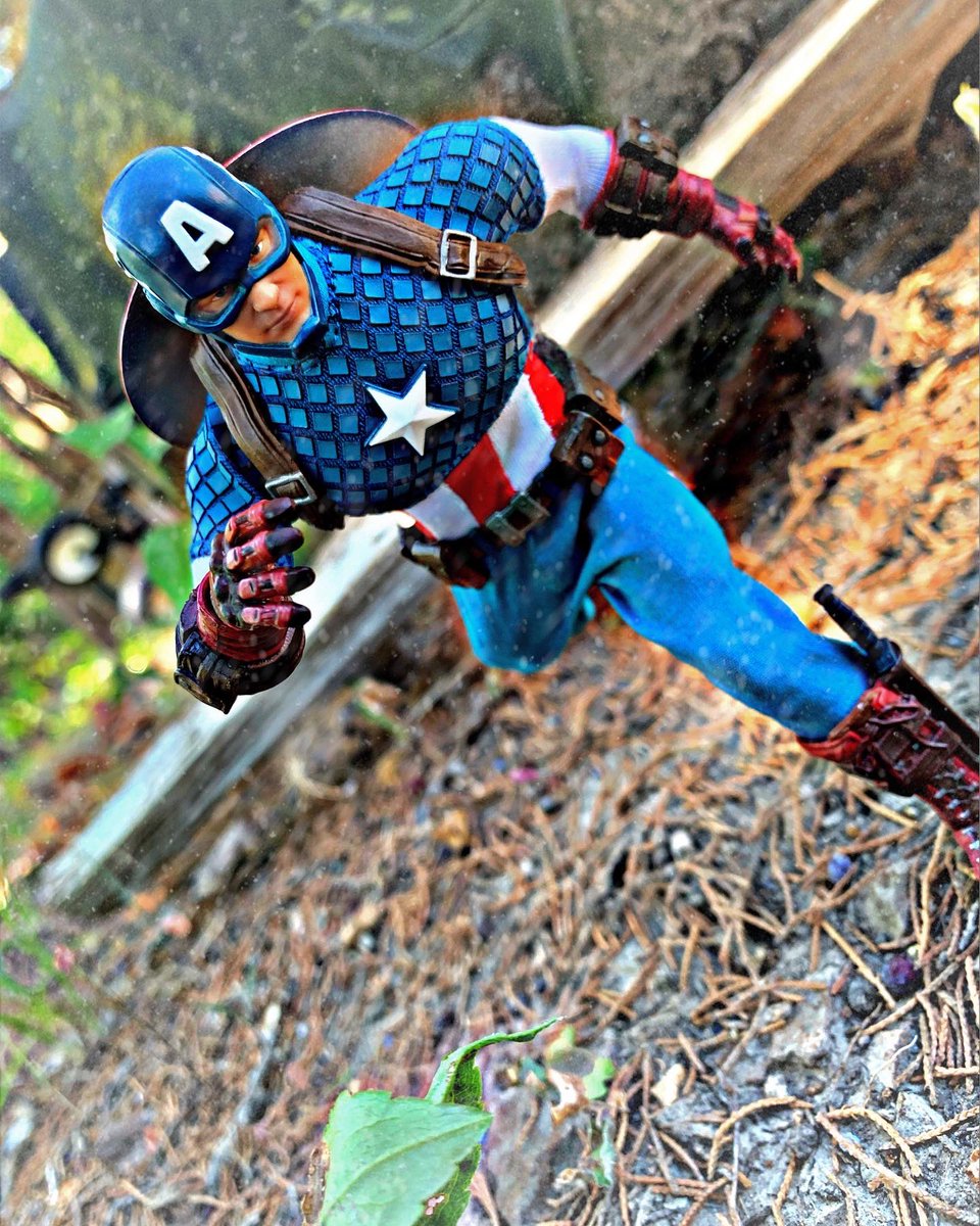 Dwfcollection's tweet photo. Mezco’s Captain America #marvel #redskull #mcu #MarvelSDCC #MarvelStudios #Marvel #mcu #MezcoMondays #mezco https://t.co/TIp6Hk4H5q
