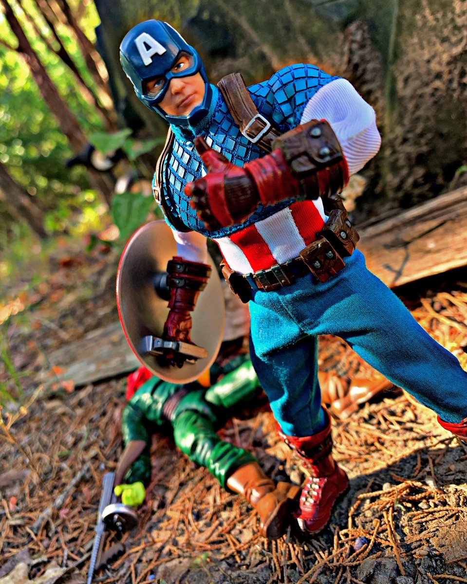 Dwfcollection's tweet photo. Mezco’s Captain America #marvel #redskull #mcu #MarvelSDCC #MarvelStudios #Marvel #mcu #MezcoMondays #mezco https://t.co/TIp6Hk4H5q