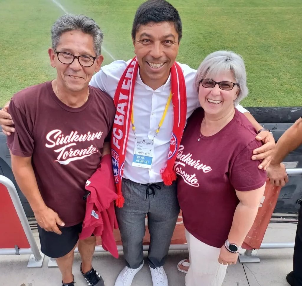 SuedkurveTO's tweet photo. Shoutout to #FCBayern for always taking the time to show love ❤️🤍 and support 💪 for @SuedkurveTO and #SKTonTour 🔴⚪️ in #DC and anywhere we travel 🌎 

#SKTinDC 🔴⚪️🏛 #MiaSanMia #AudiFCBTour #AudiSummerTour #DCUFCB #WashingtonDC https://t.co/4iTyiZ0Q8a
