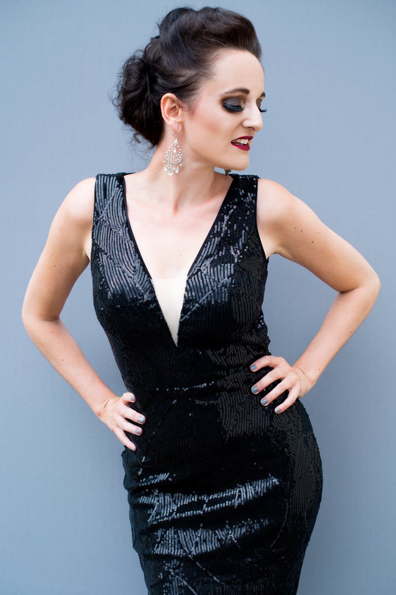 KateScottPics's tweet photo. Yup I’m still here! Yup I’m still doing shoots! And yup @SoozUK is still THE BEST 📸❤️ #photoshoot #photography #portraits #serving https://t.co/ZzQ9I6WWsV