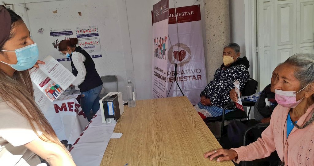 🗣 #Entérate | En el estado de #Puebla, continúa sin contratiempos el operativo de pago de pensiones a #PersonasAdultasMayores y #PersonasConDiscapacidad. 👨‍🦳👨‍🦯👩‍🦽👩‍🦳

🙋‍♀️🙋‍♂️ Este día, #ServidoresDeLaNación atendieron a derechohabientes de San Pedro Zacachimalpa.

⬇️ #Difunde. ⬇️