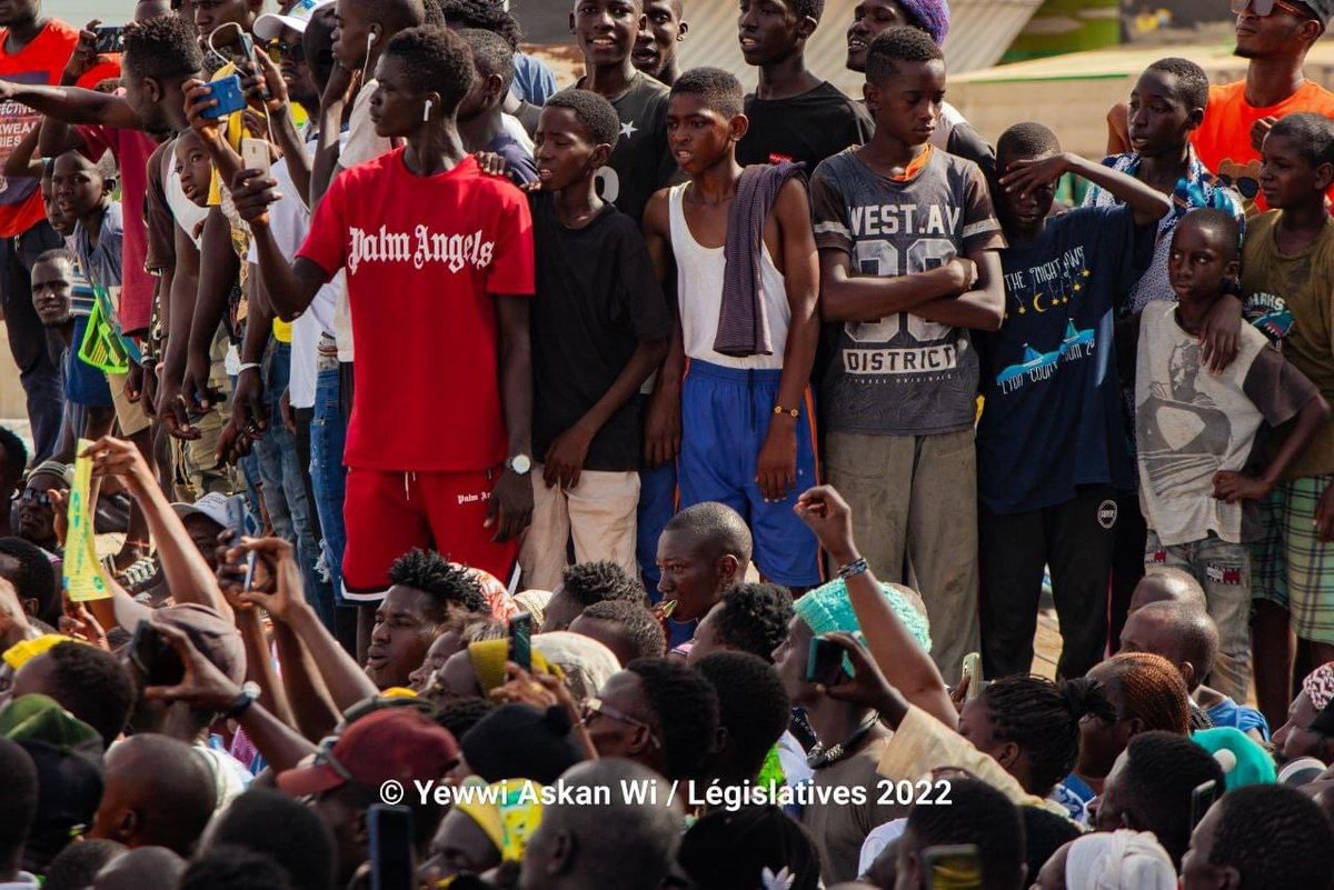 Merci pour cet accueil chaleureux !

Ensemble, marchons vers l'essentiel !

#YewwiAskanWi 
#ÉlectionsLégislatives2022 
#WalluSenegal 
#arsunudemocratie 
#Sénégal