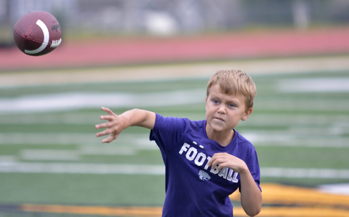 derekwwiley's tweet photo. Basehor-Linwood had more than 160 kids on day one of its Junior Bobcat Football Camp, which continues Tuesday and Wednesday night at the high school. 

@BobcatFB #KSpreps https://t.co/BrnTr7mdgP