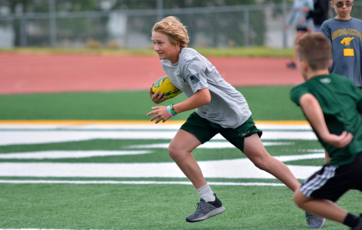 derekwwiley's tweet photo. Basehor-Linwood had more than 160 kids on day one of its Junior Bobcat Football Camp, which continues Tuesday and Wednesday night at the high school. 

@BobcatFB #KSpreps https://t.co/BrnTr7mdgP
