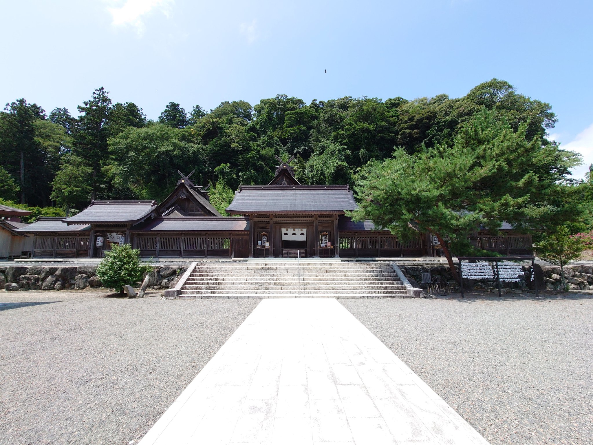 御朱印おじさん 現在日本一周中 日本一周238日目 佐太神社 ご祭神 佐太大神 伊弉諾尊 伊奘冉尊 事解男命 速玉男命他 出雲国二ノ宮 出雲大社 熊野大社に並ぶ古社 佐太大神は導きの神と言われ 猿田彦大神と同一視される 旅の安全を願わせて頂きまし