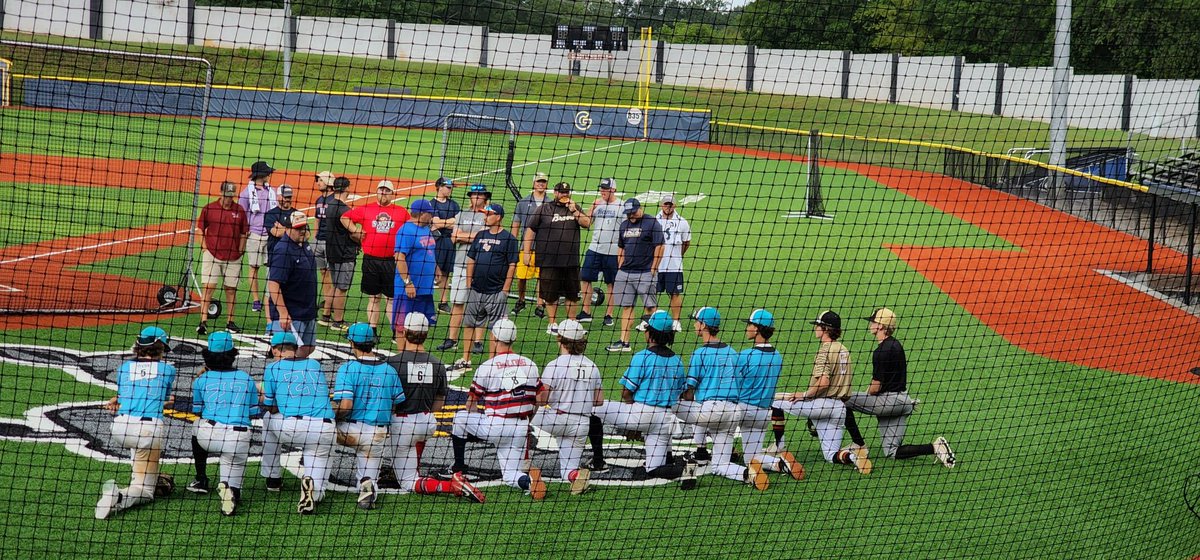 CSCNorfolk's tweet photo. Team Coastal 16s showing out at the @PathwayBB East Coast Championships in Charlotte NC β¦ one of the most organized events we have ever attended π₯π₯π₯ #teamcoastal #pathwaybb Boys went 1-1 today and were hungry for more πͺπ½ https://t.co/FyyEgXaFQb