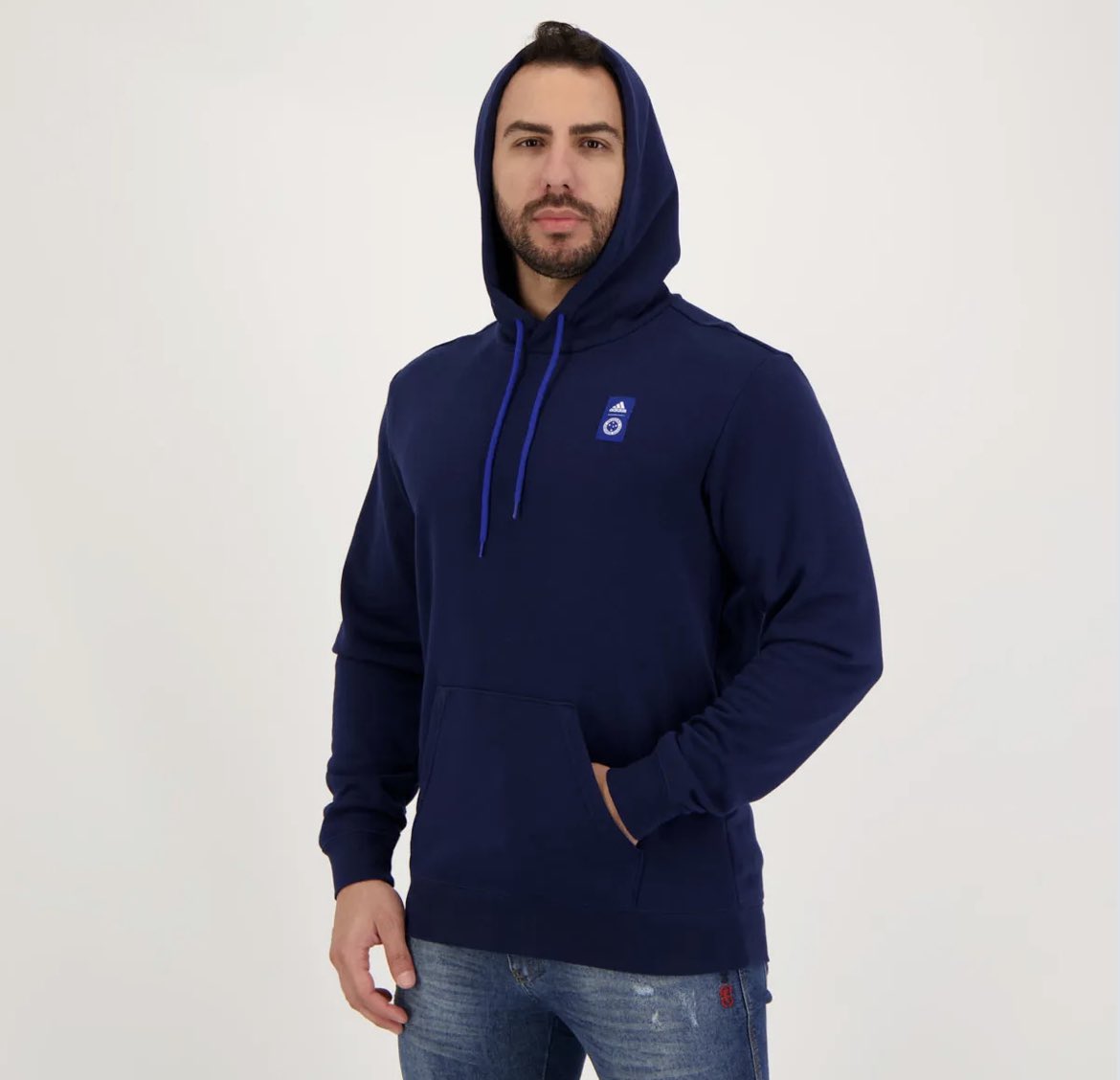 samuelvenancio's tweet image. Rapaz, alguém já tinha visto esse moletom aqui?