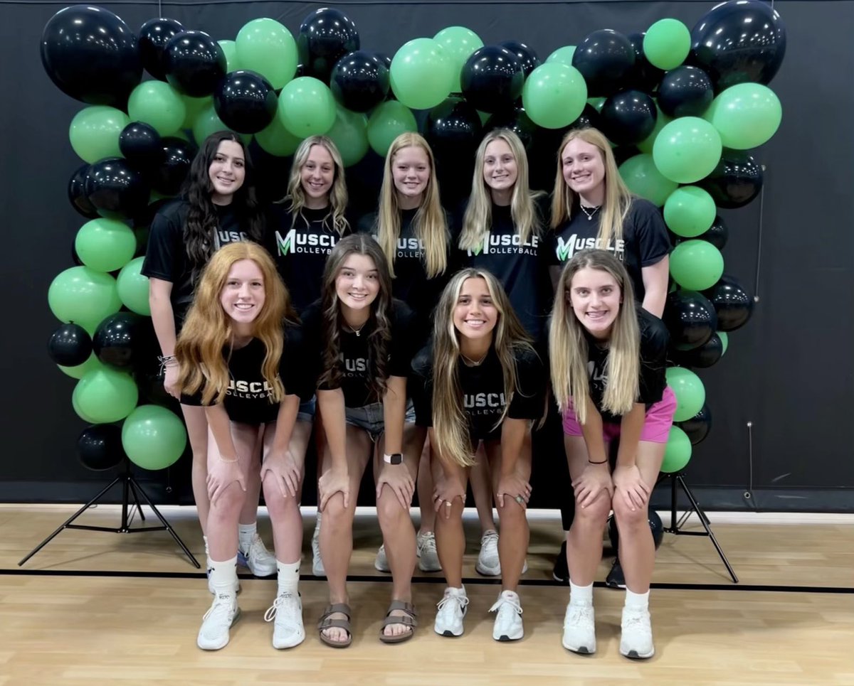 musclevb's tweet photo. Muscle 17 Black! We can’t wait for season to start…this team will definitely be exciting to watch!!  💪🏼🏐🔥 @lylananderson2 @ellareese01 @francesca_pc @ReeganHammer @DelaneySkye4 @omarcussen12 @Savannah13vb @oliviagrace152 @brayleemayes13 @audrey7brandon https://t.co/OhfLAFRdnZ