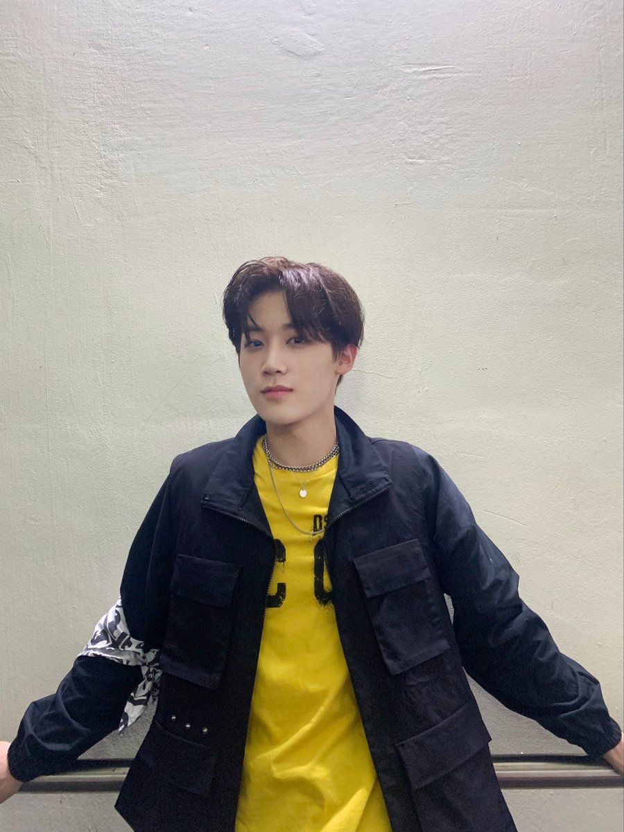 JUMLLCOB's tweet photo. climbing up my bias list i see https://t.co/Ki8pVEexce