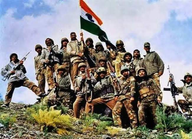 KpccBIDAR's tweet photo. ಕಾರ್ಗಿಲ್ ಯುದ್ಧದಲ್ಲಿ ವೀರ ಮರಣ ಹೊಂದಿದ ಯೋಧರಿಗೆ ಕಾರ್ಗಿಲ್ ವಿಜಯ ದಿವಸದಂದು ಗೌರವಪೂರ್ಣ ನಮನಗಳು. ಹುತಾತ್ಮ ಯೋಧರ ಅಪ್ರತಿಮ ಶೌರ್ಯ, ಸಾಹಸ, ತ್ಯಾಗ, ಬಲಿದಾನಗಳನ್ನು ಈ ದೇಶ ಸದಾ ಸ್ಮರಿಸಲಿದೆ.

#KargilVijayDiwas2022 https://t.co/bi9ONtrRRj
