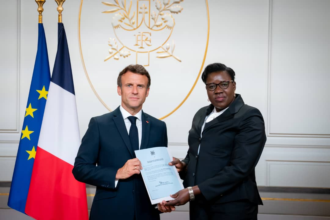 It was a honour to present my credentials to H.E the President of the Republic of France 22nd July 2022.@KagutaMuseveni @EmmanuelMacron @JaAniambossou @Tybisa @FrenchEmbassyUg @mofaug @TotalEnergies @AnitaAmong @Thomas_Tayebwa @FrankTumwebazek @HonAniteEvelyn @srivoal