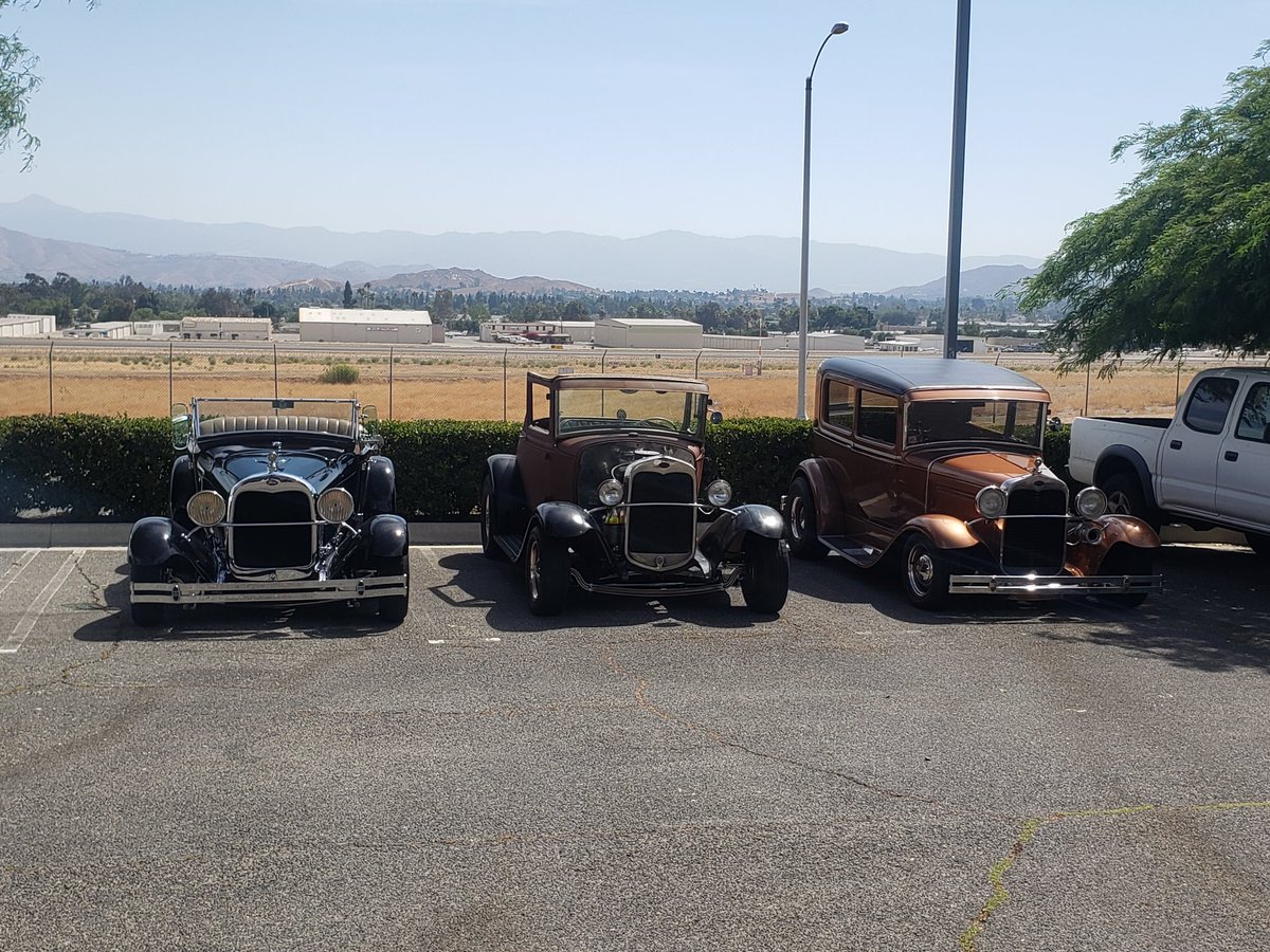 Packinghouse Brewing (@phousebeer) on Twitter photo Beautiful cars stopped by. We need another car show.
<a href="/RiversideAirsh1/">Riverside Airshow</a> in the background Beautiful cars stopped by. We need another car show.
<a href="/RiversideAirsh1/">Riverside Airshow</a> in the background