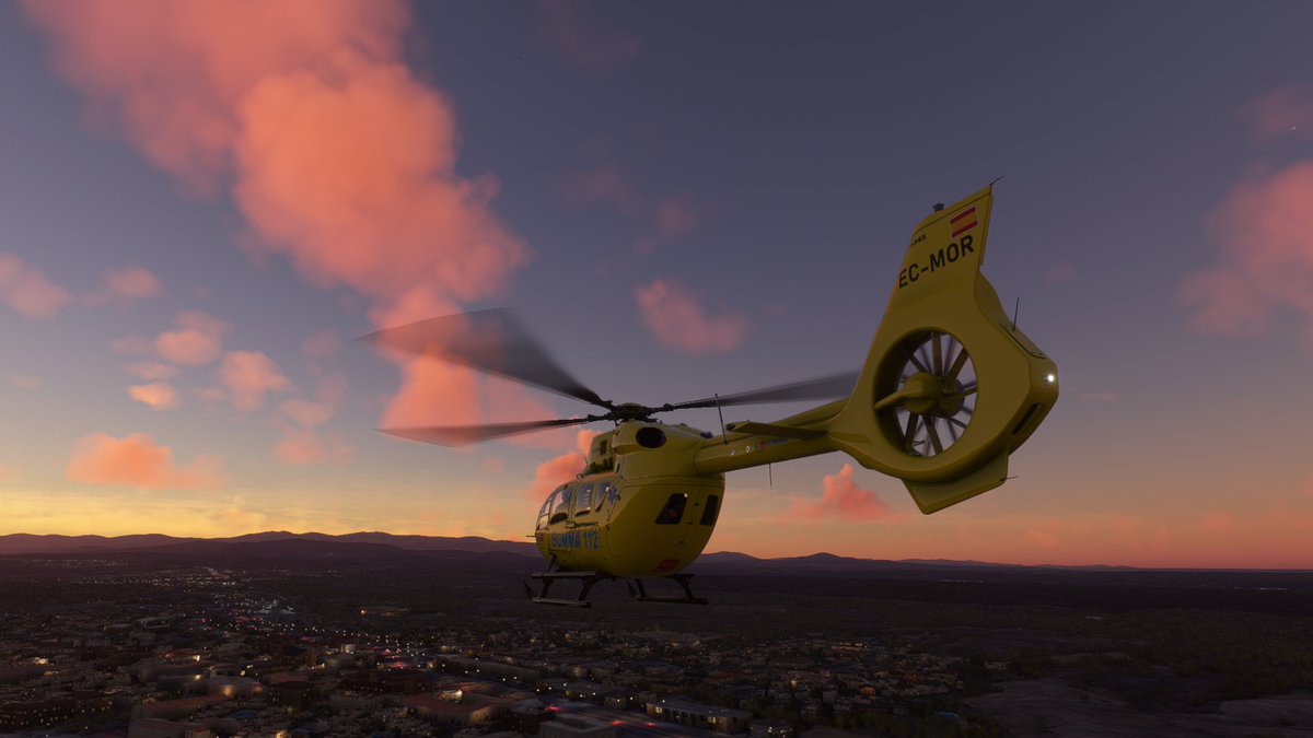 Y para acabar la jornada de hoy, nos activan para asistir un accidente de tráfico con múltiples víctimas. De vuelta el ocaso nos deja una bonita estampa. #MicrosoftFlightSimulator #hipergroup #hems #helicopter #eurocopter #h145 #actionpack #firefighter #ivao