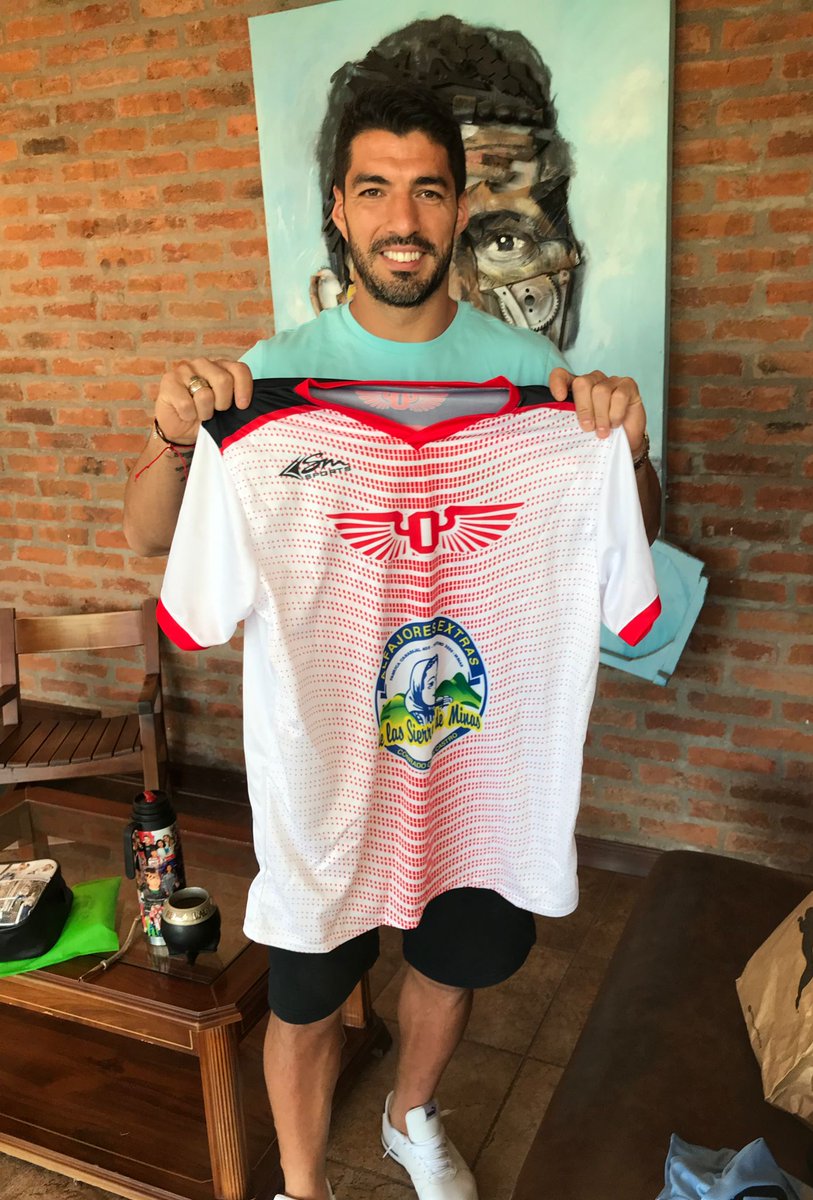 OlimpiaDeMinas's tweet photo. ¿Estará analizando vestir las alas rojas? 😏🔴⚪
@LuisSuarez9 https://t.co/Fqi5O069LG